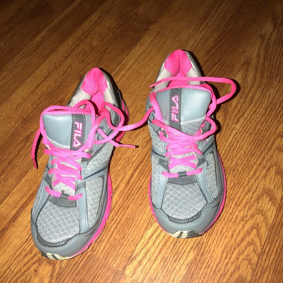 FILA girls tennis shoes - Picture 2 of 3